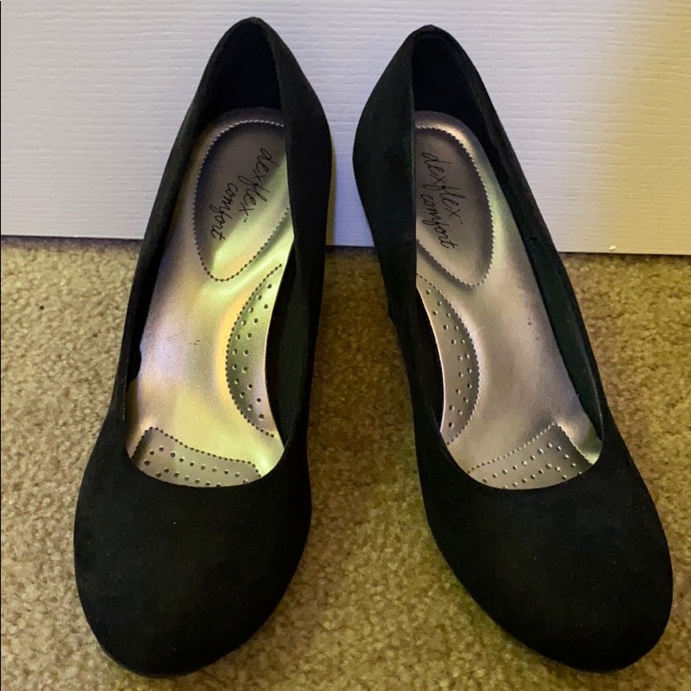 Black wedges
